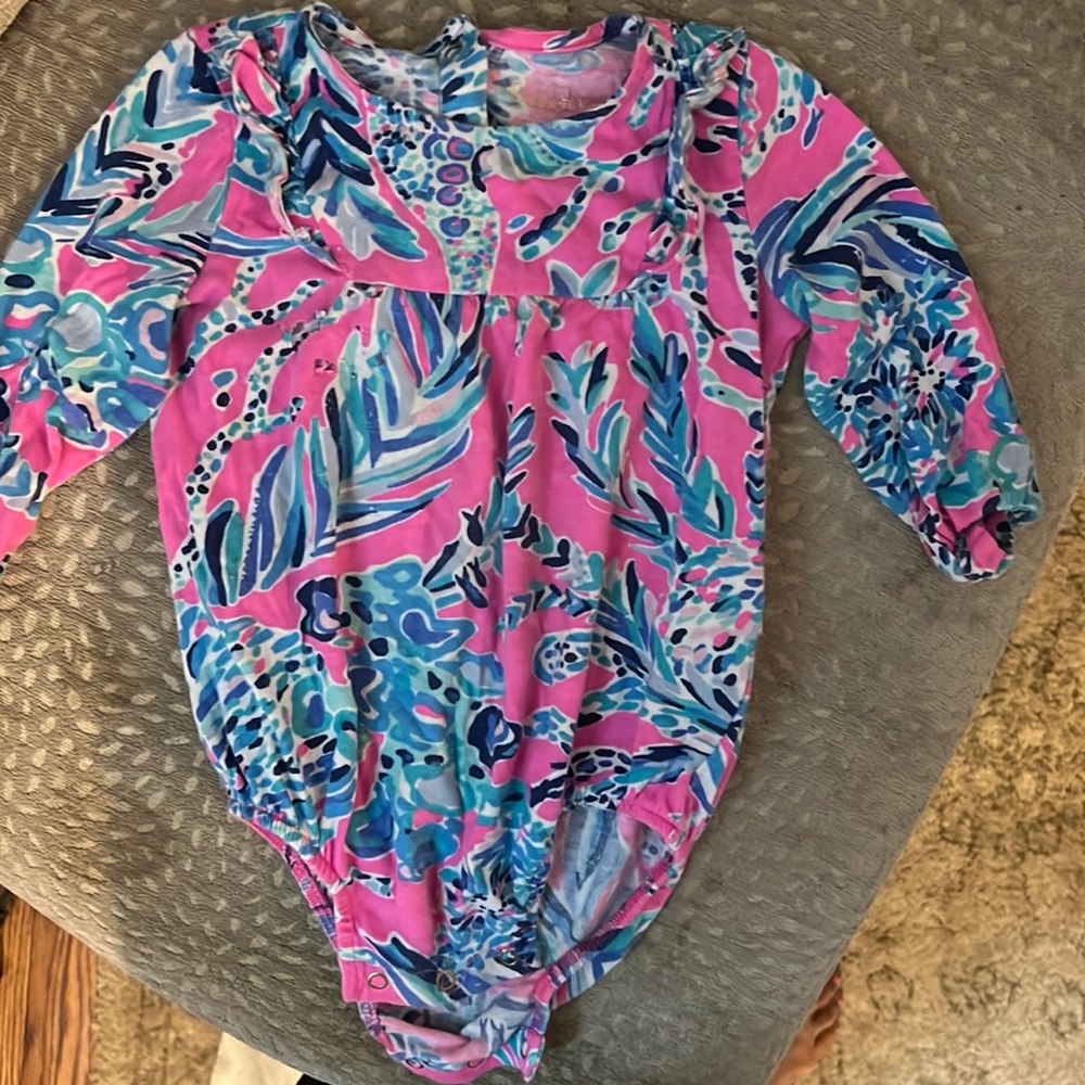 Lilly Pulitzer body suit 6-12m